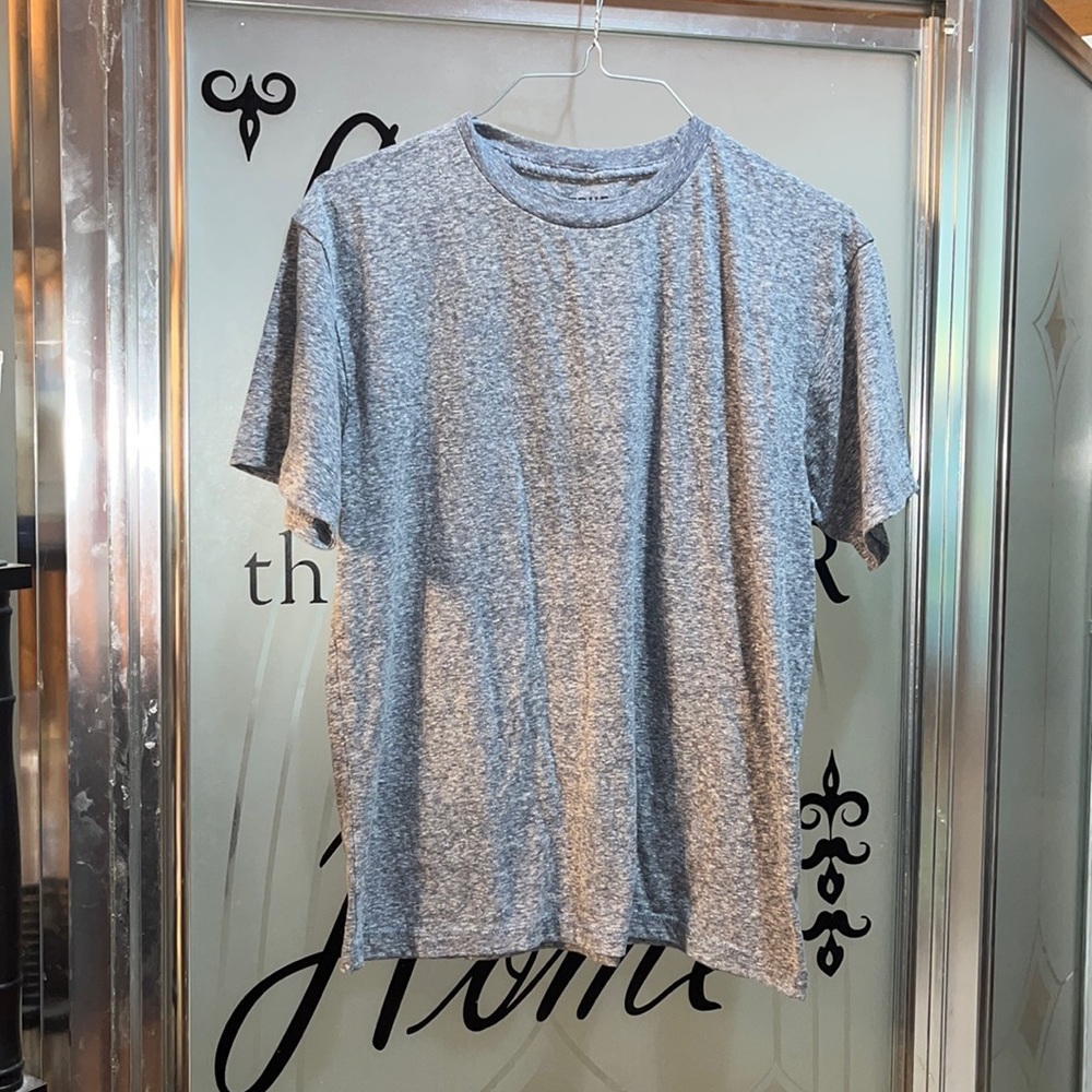 True Craft gray t-shirt Boys size L like new